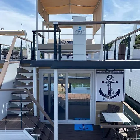Sh Porto 2 Floating House, Marina Počitniška hiša