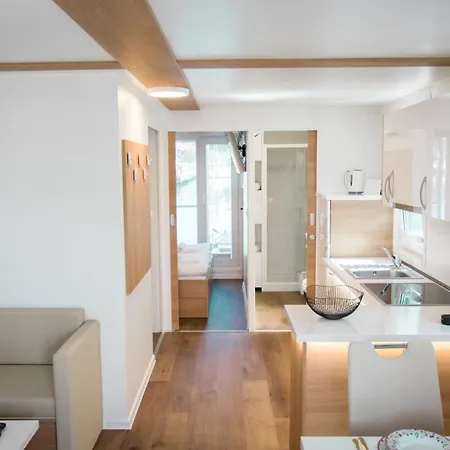 Sh Porto 2 Floating House, Marina *