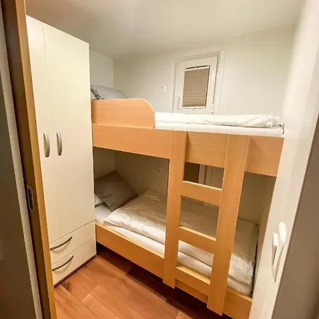 Počitniška hiša Sh Porto 2 Floating House, Marina *