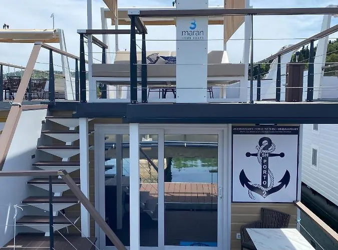 Sh Porto 2 Floating House, Marina Casa de Férias